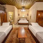 Osmanbey Cave House Otel 3*