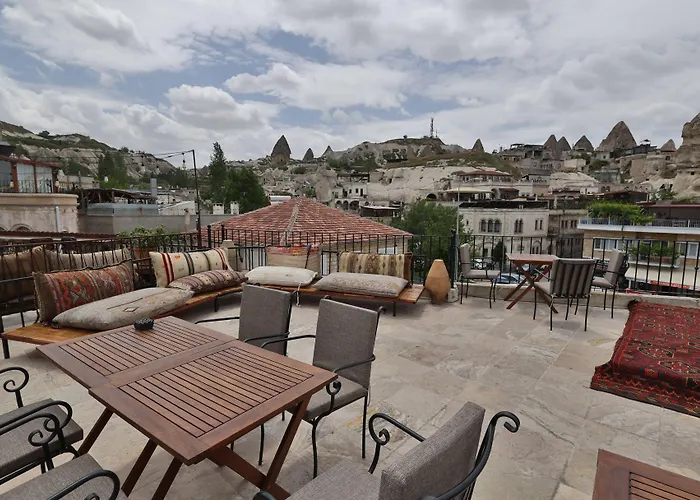 מלון Osmanbey Cave House 3*